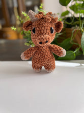 Load image into Gallery viewer, Crochet Highland Cow
